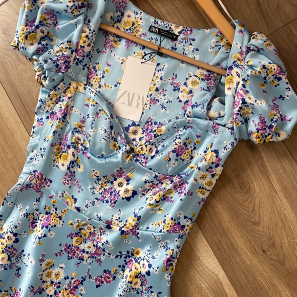 Zara floral printed dress with satin effect - Picture 3 of 7